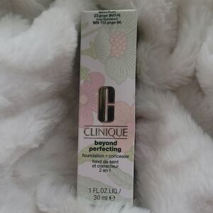 Clinique Beyond Perfecting Foundation + Concealer 112 Ginger